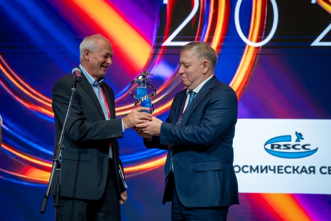 zSatcomrus awards DSC_2118.jpg